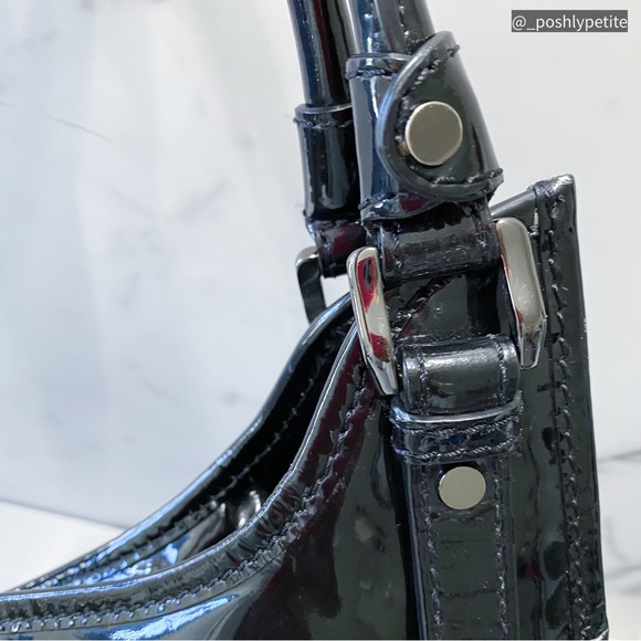 Authentic Burbery black patent shoulder bag - Picture 9 of 17